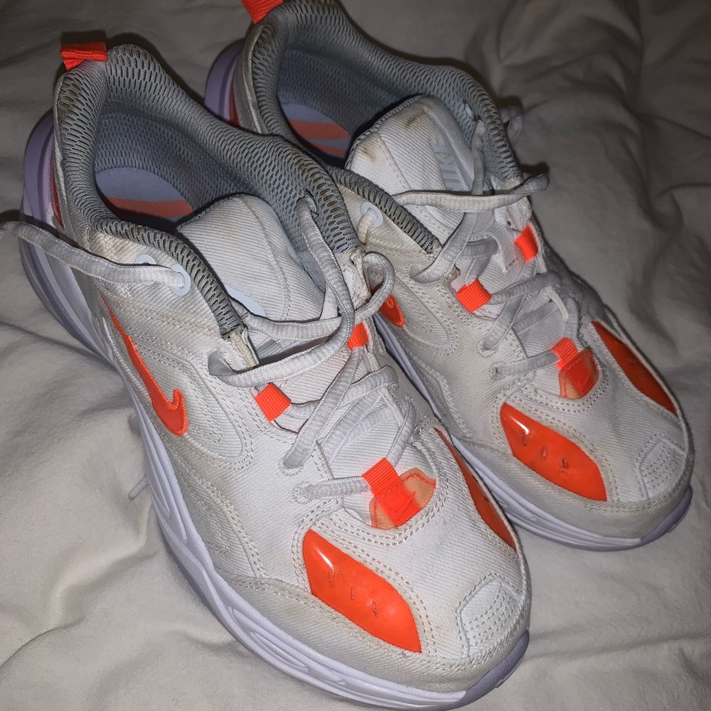 Women’s sz 9 Nike sneakers